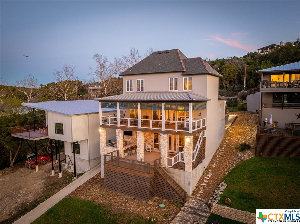 961 Hillcrest Forest