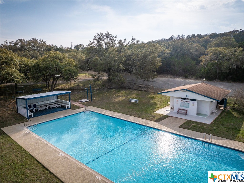 961 Hillcrest Forest