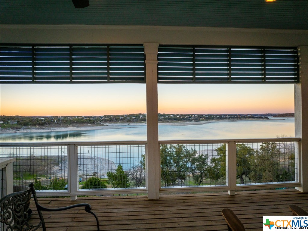 961 Hillcrest Forest