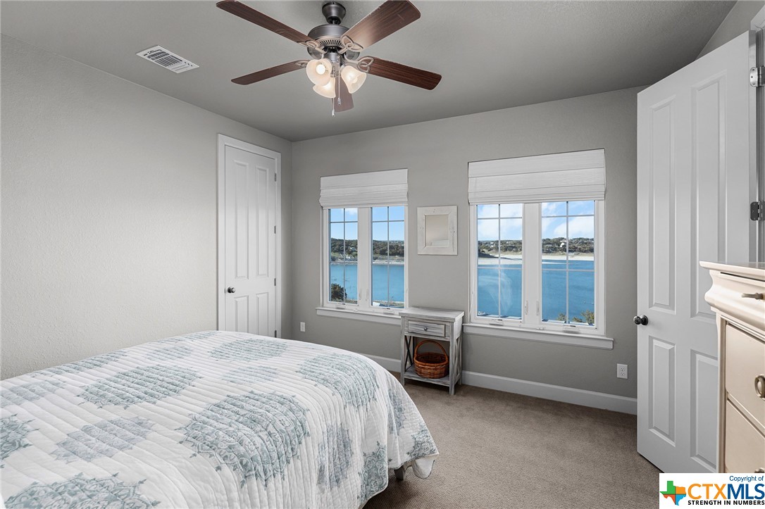 961 Hillcrest Forest