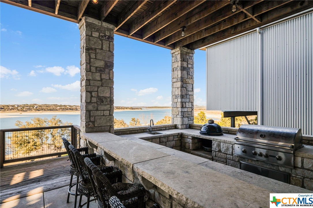 961 Hillcrest Forest