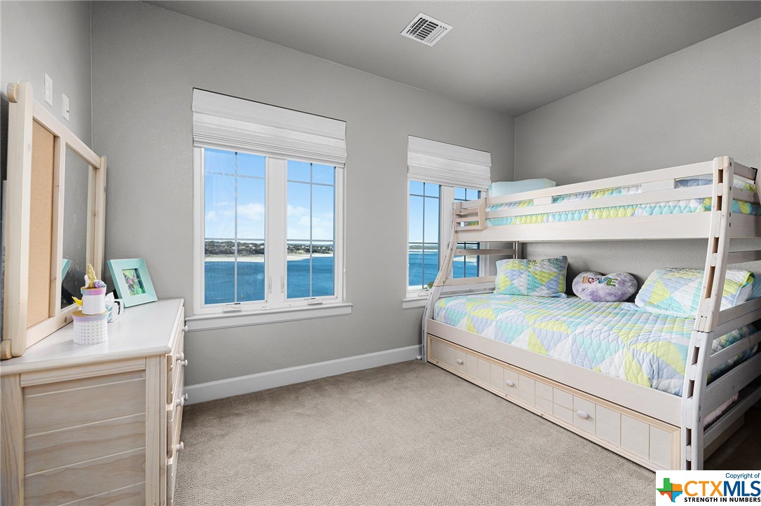 961 Hillcrest Forest