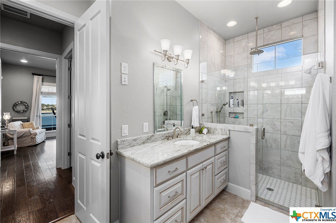 961 Hillcrest Forest