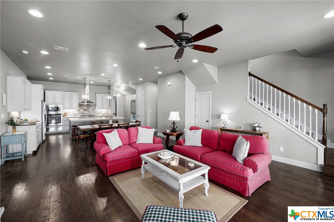 961 Hillcrest Forest