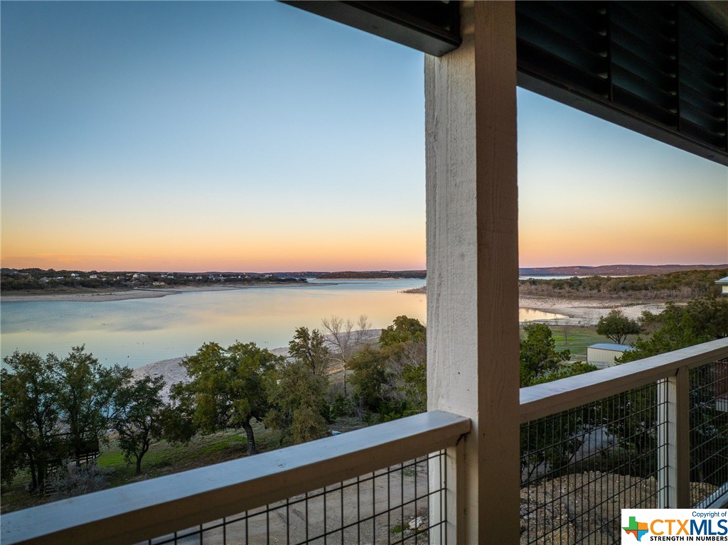 961 Hillcrest Forest