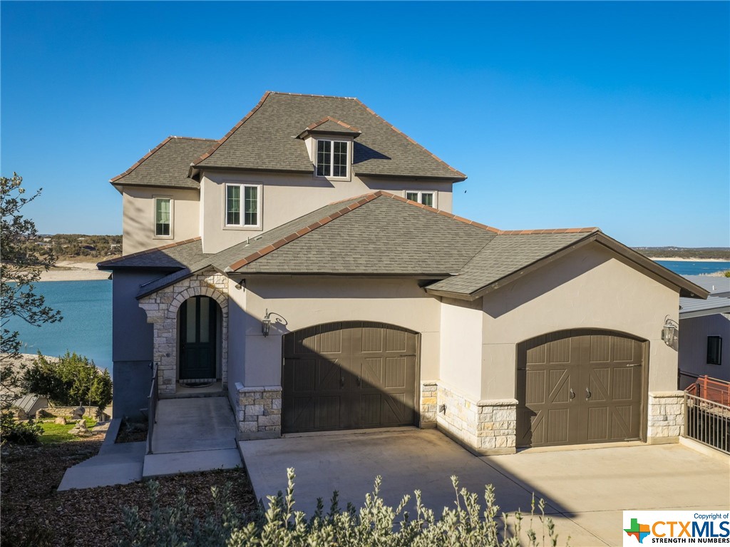 961 Hillcrest Forest