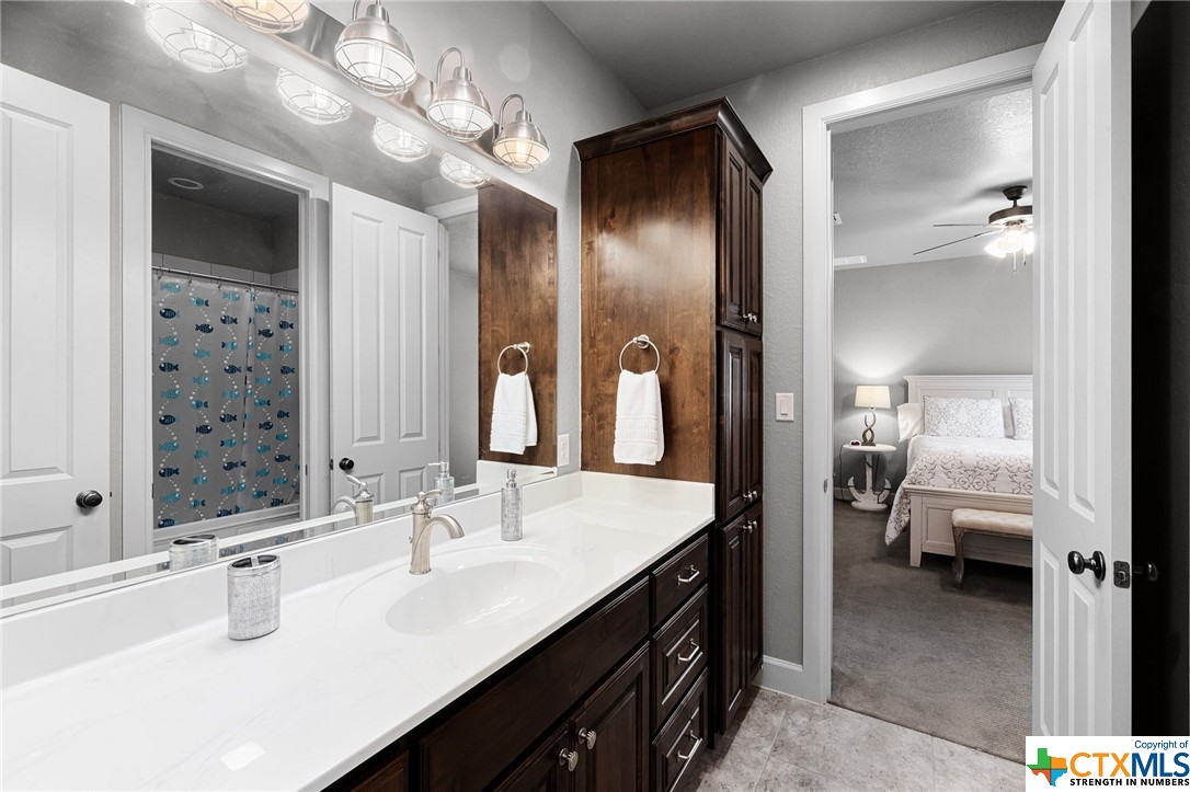 961 Hillcrest Forest