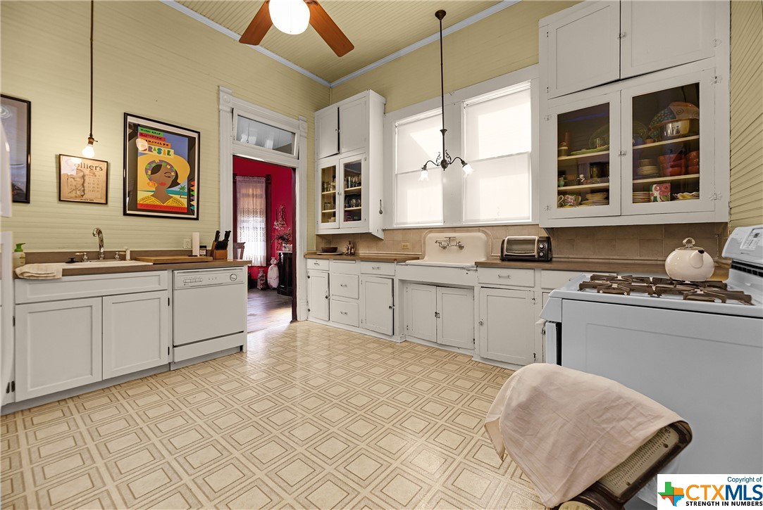 222 E Ireland Street