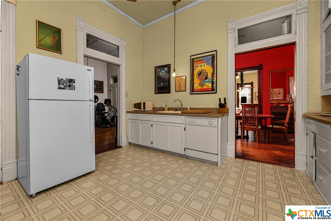 222 E Ireland Street