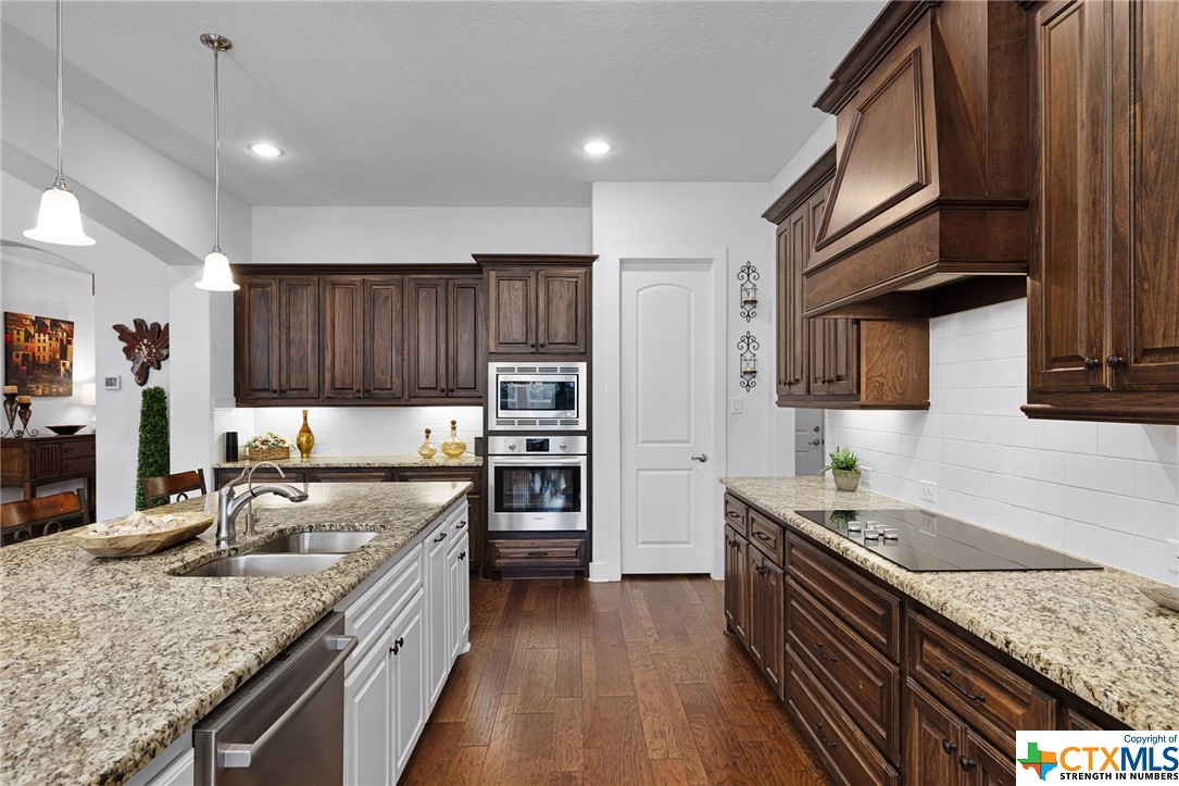 2398 Geneseo Oaks
