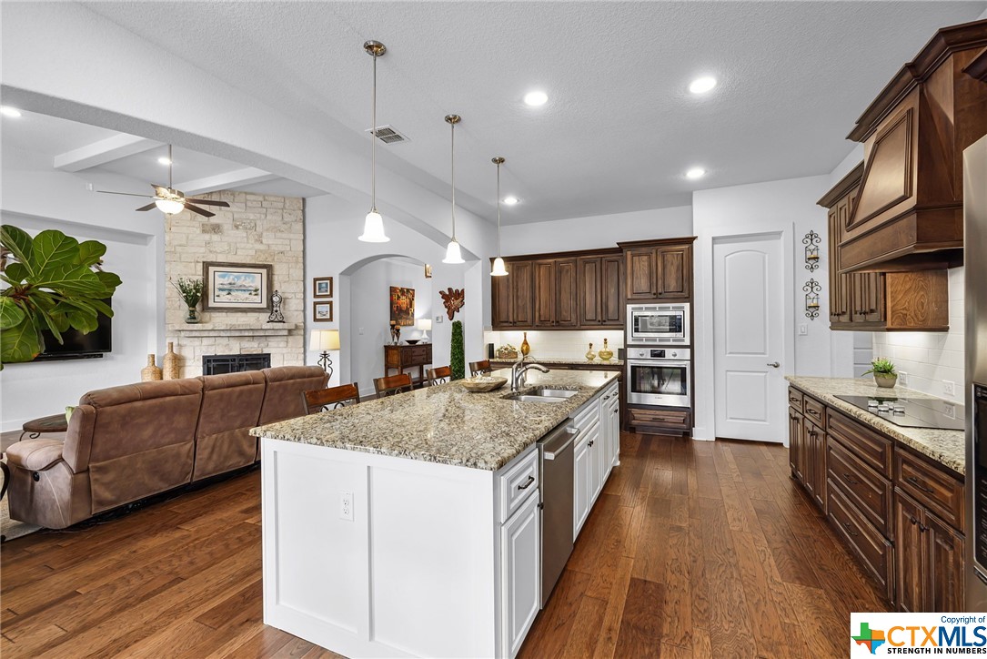 2398 Geneseo Oaks