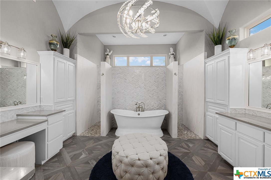 1211 Porto Point