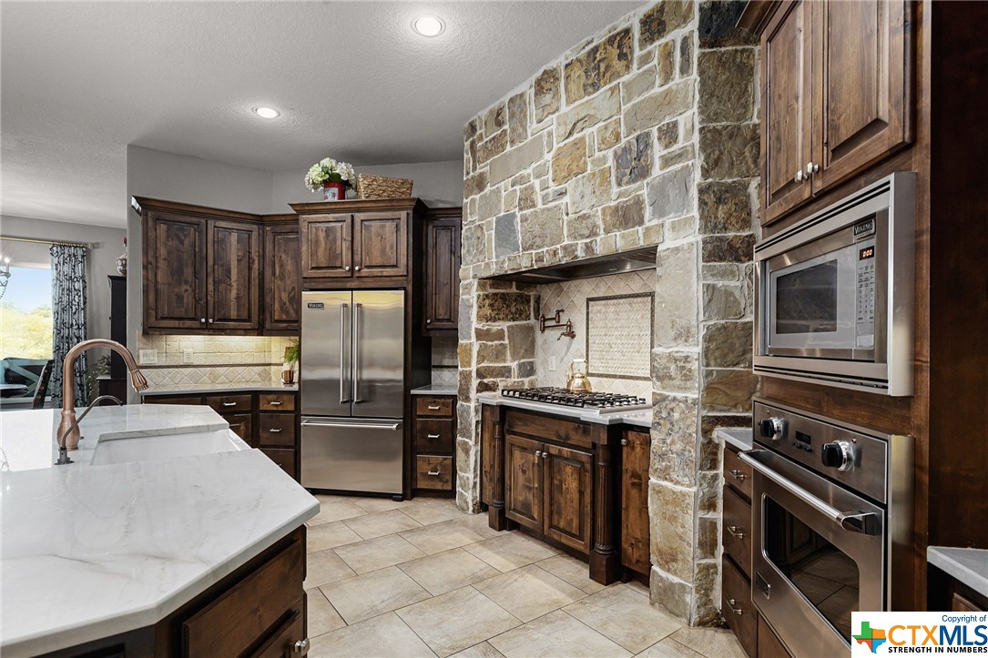 1211 Porto Point