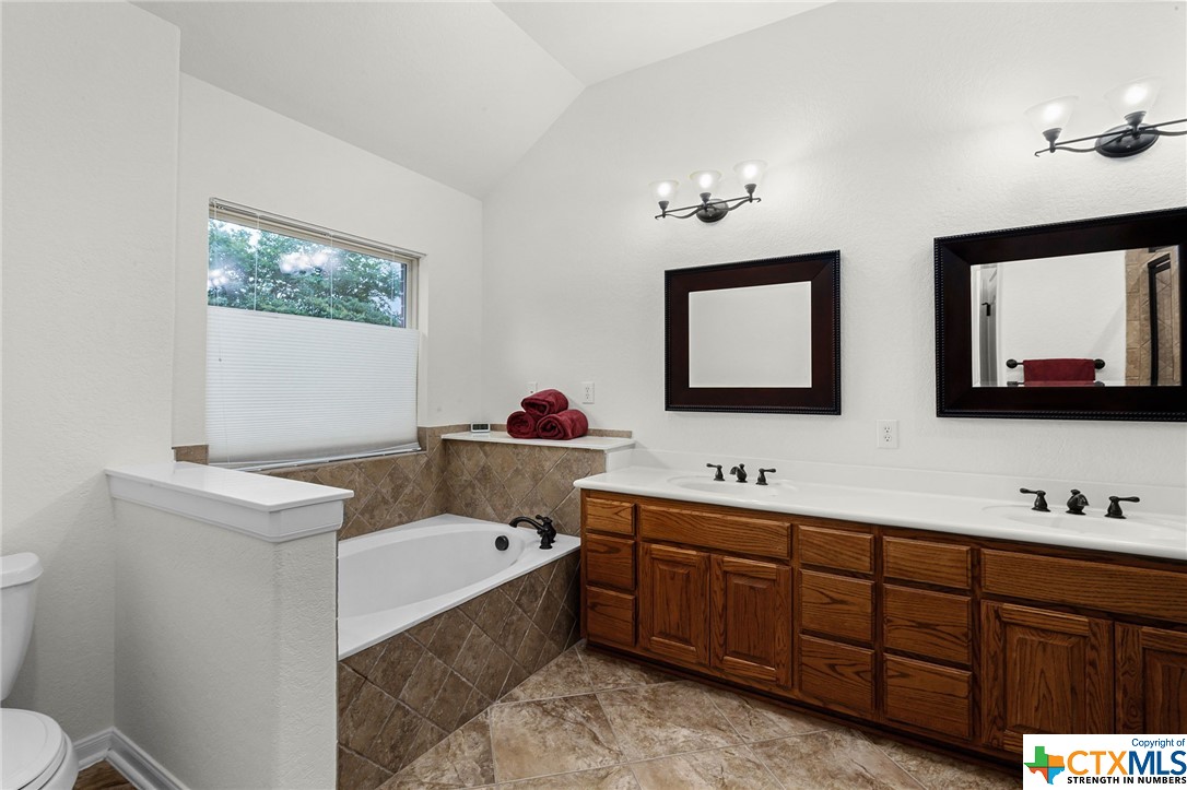752 Oak Bluff Trail