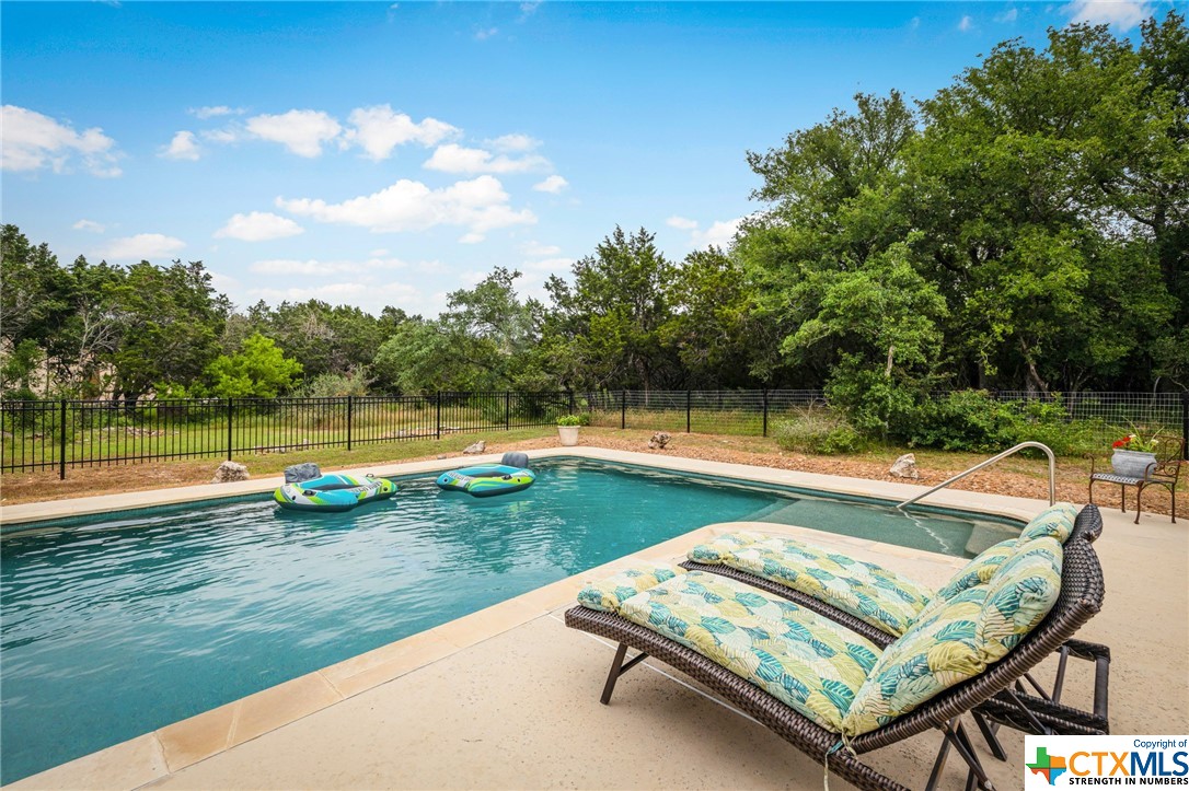 752 Oak Bluff Trail