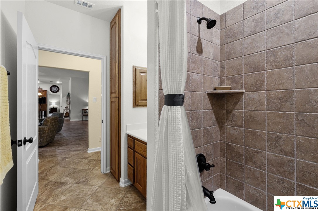 752 Oak Bluff Trail