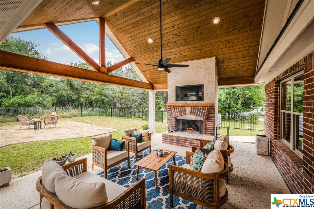 752 Oak Bluff Trail