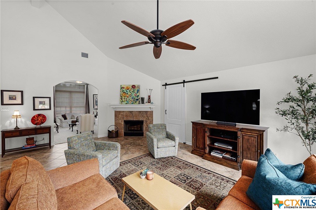 752 Oak Bluff Trail