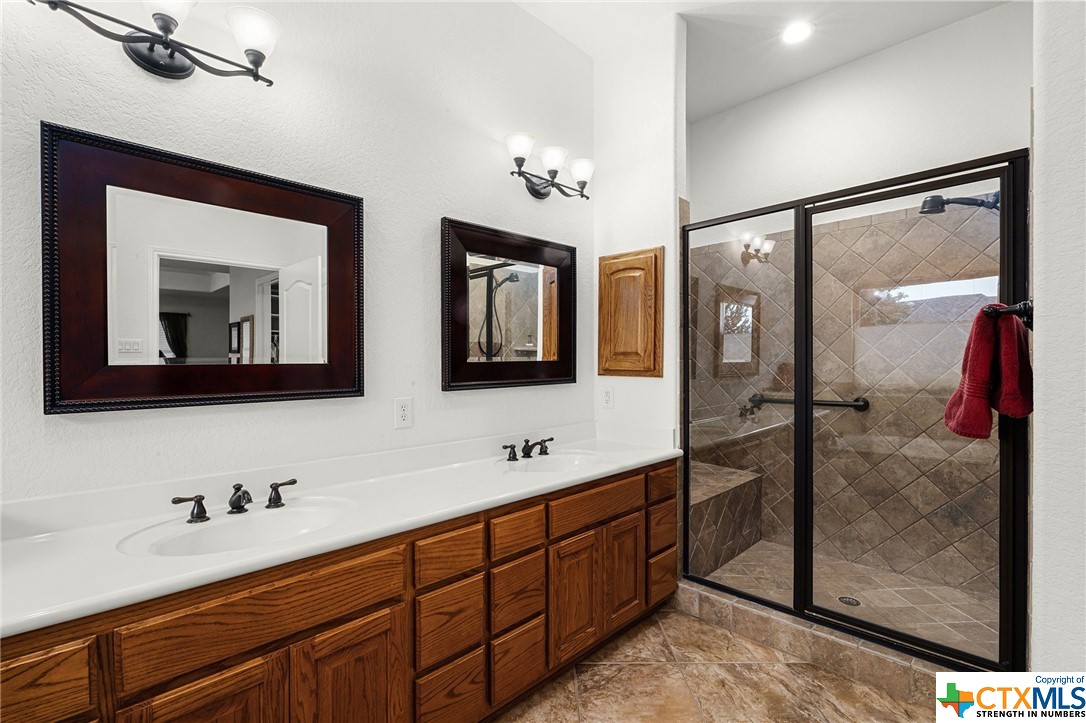 752 Oak Bluff Trail