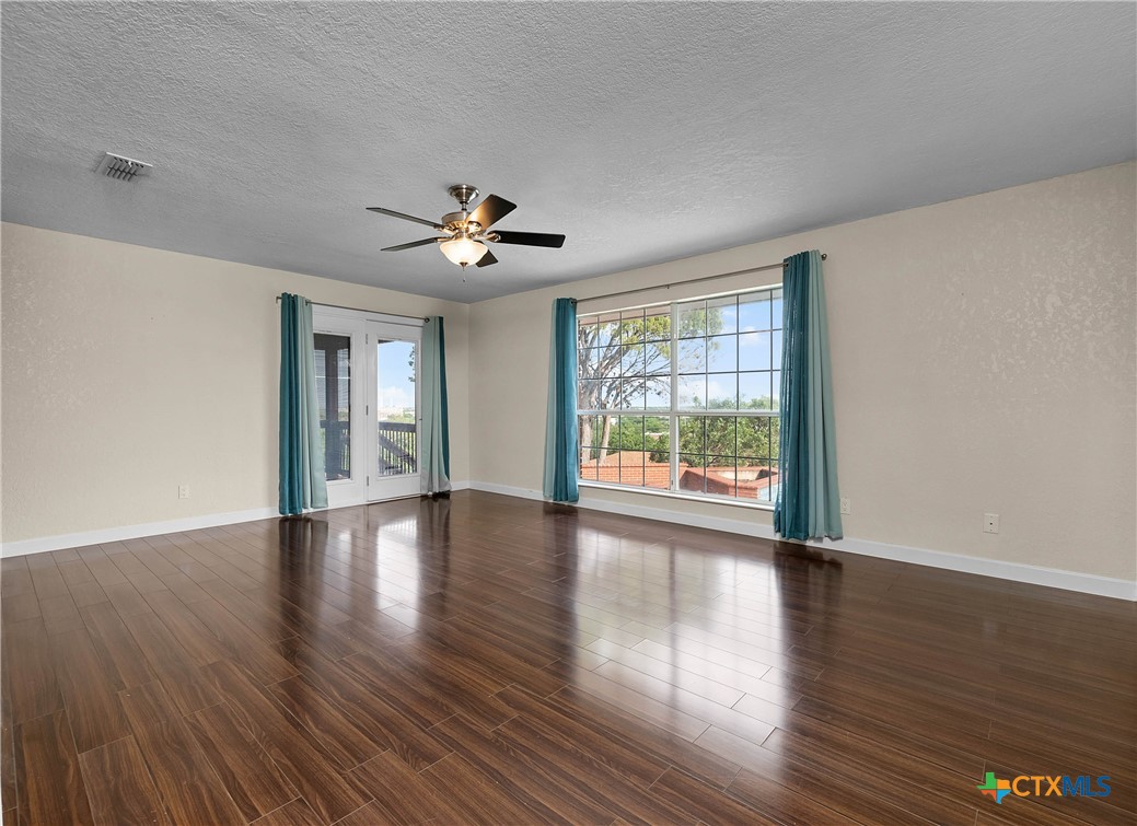 685 Floral Circle