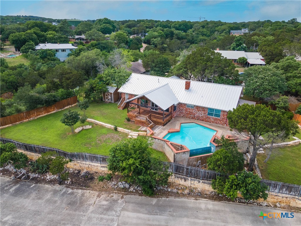 685 Floral Circle
