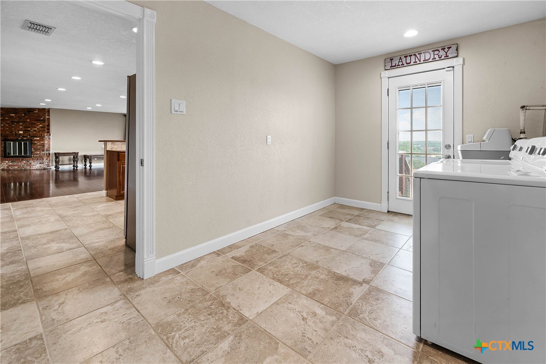 685 Floral Circle
