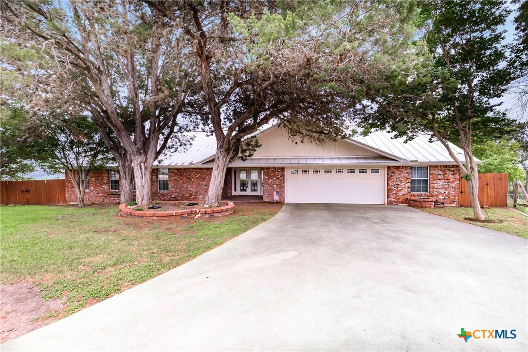 685 Floral Circle