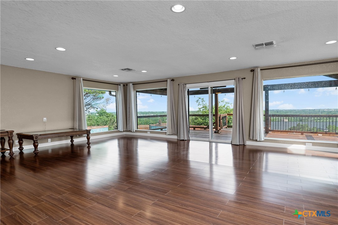 685 Floral Circle