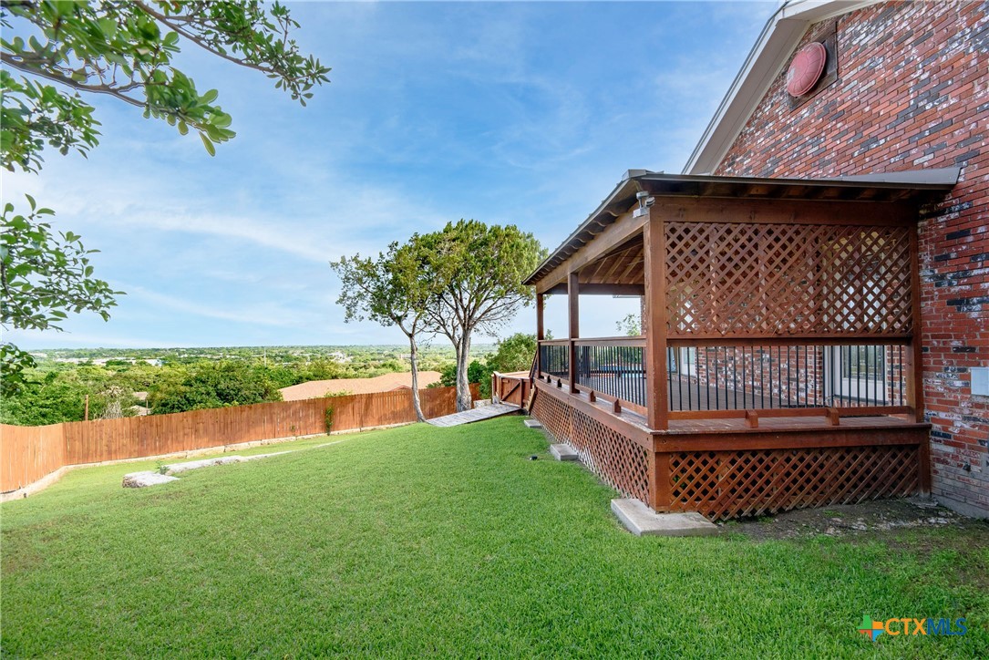 685 Floral Circle