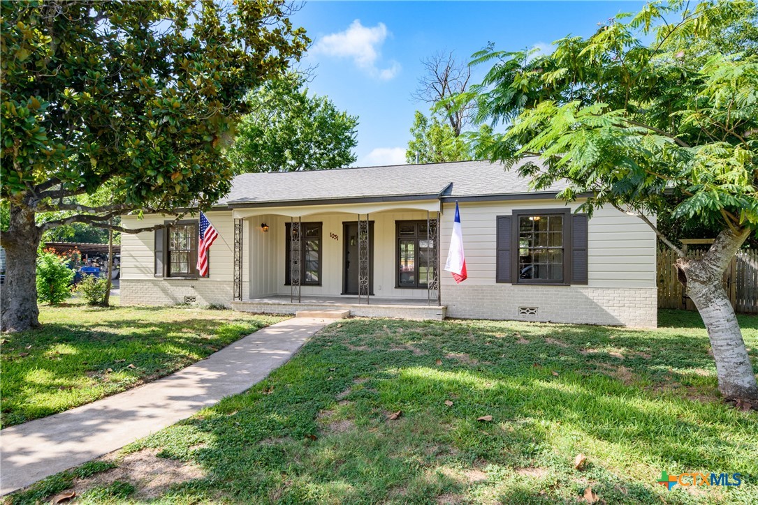 1031 E Walnut Street