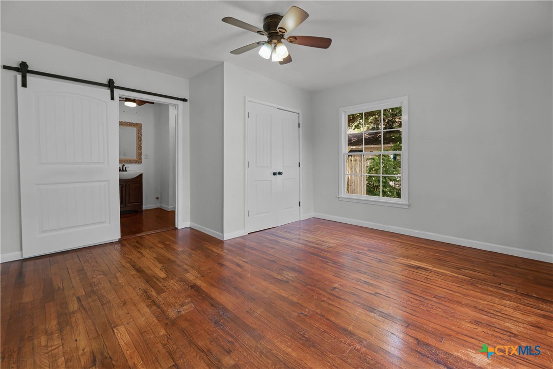 1031 E Walnut Street