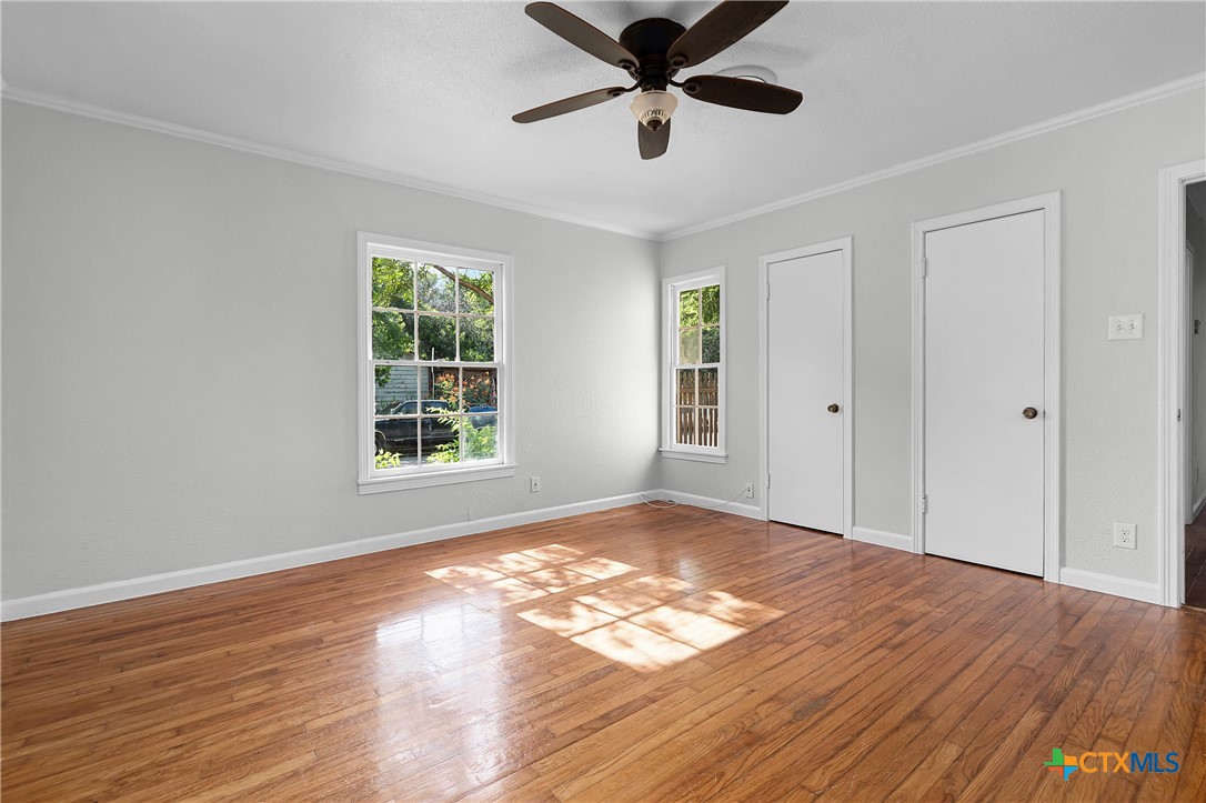 1031 E Walnut Street