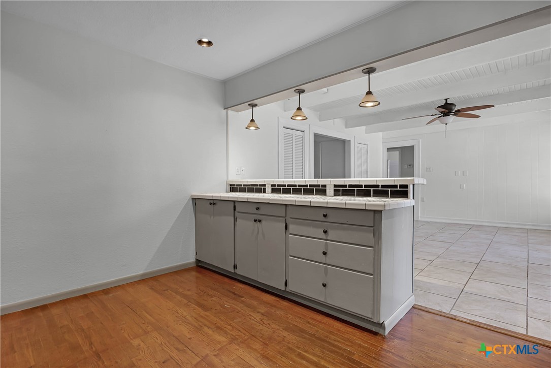 1031 E Walnut Street