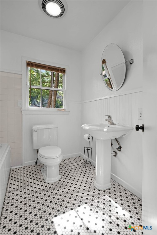 1031 E Walnut Street