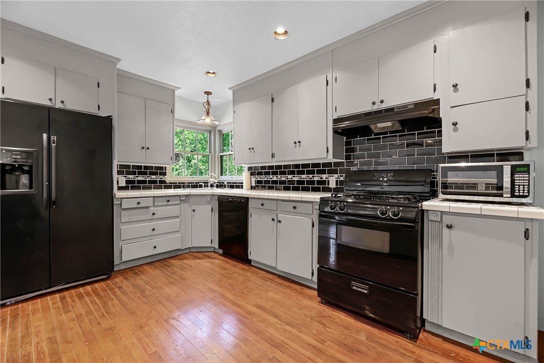 1031 E Walnut Street