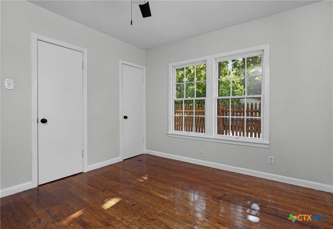 1031 E Walnut Street