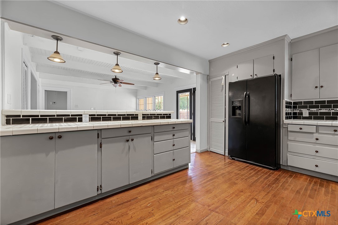 1031 E Walnut Street