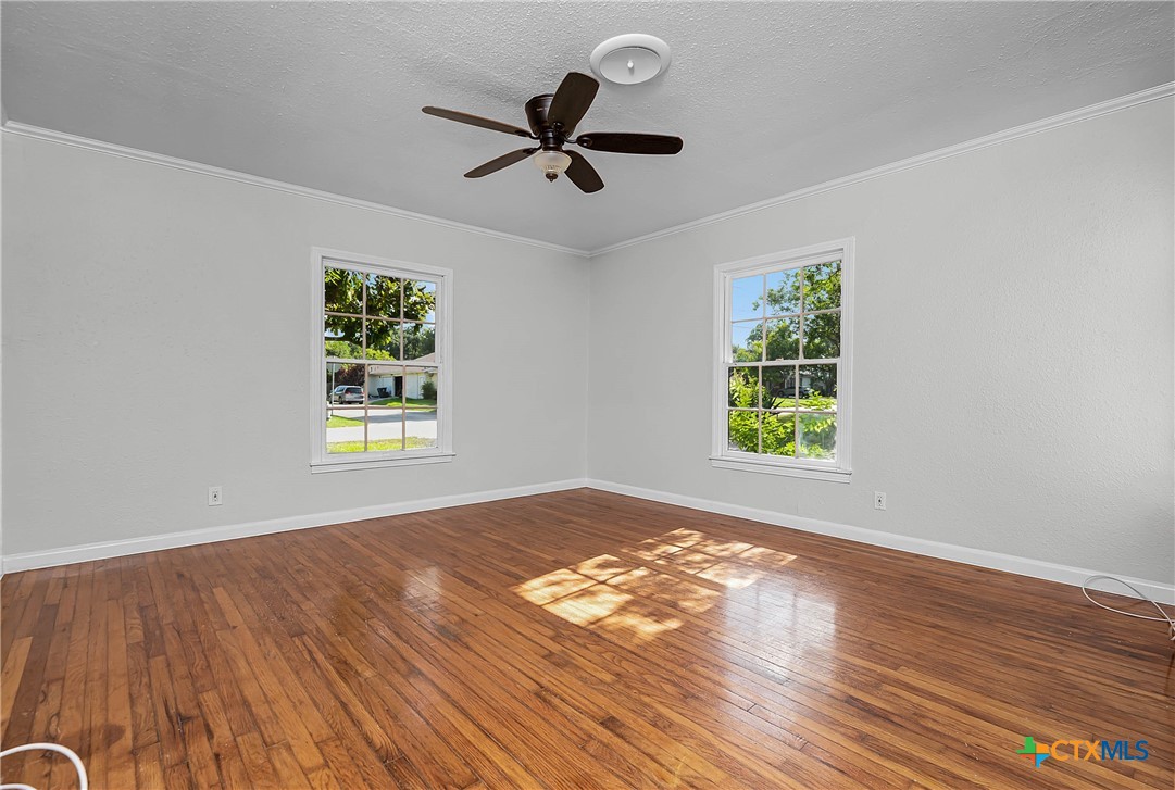 1031 E Walnut Street