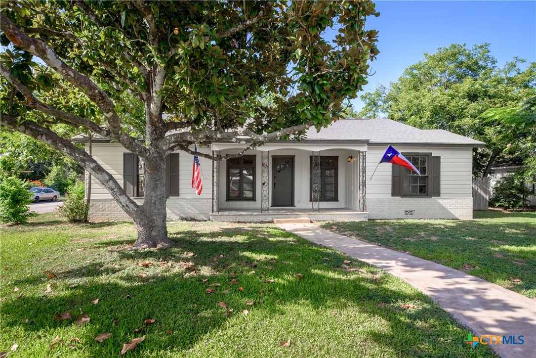 1031 E Walnut Street