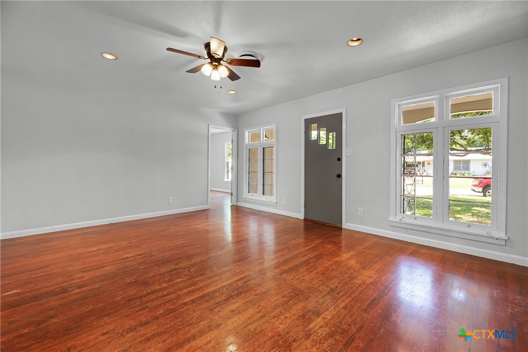 1031 E Walnut Street