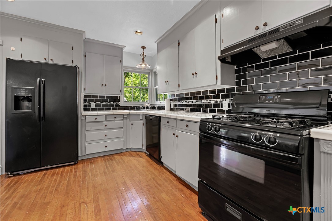 1031 E Walnut Street