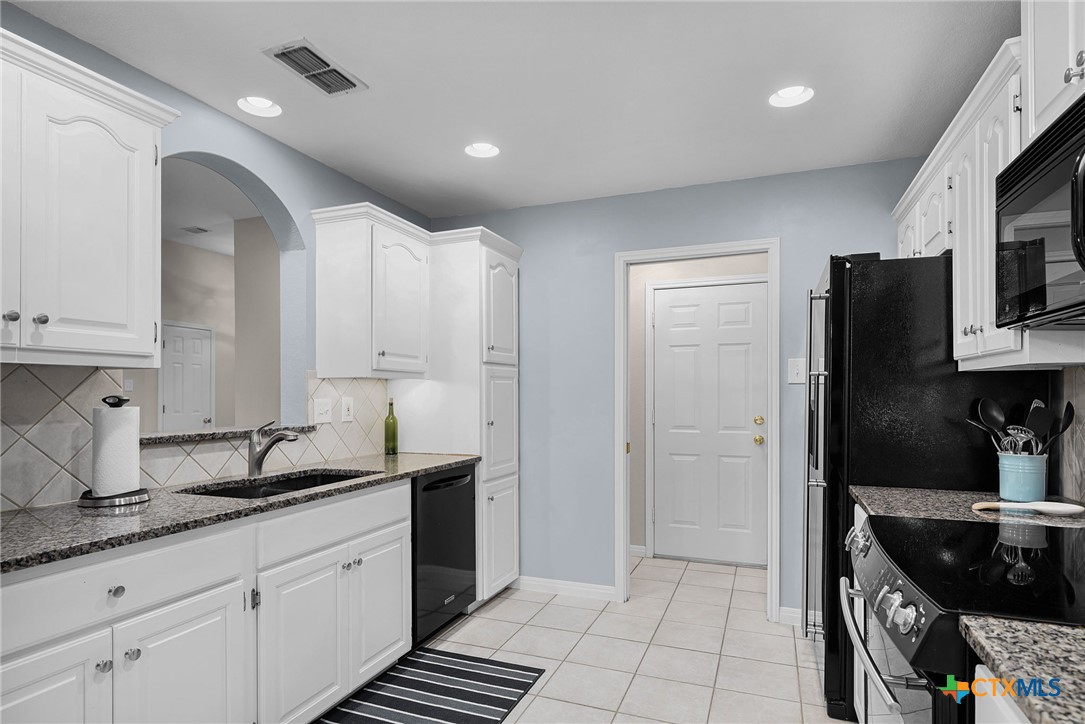 1567 Goldensage Drive