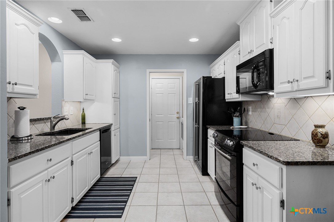 1567 Goldensage Drive