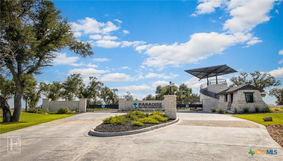 1918 Paradise Parkway