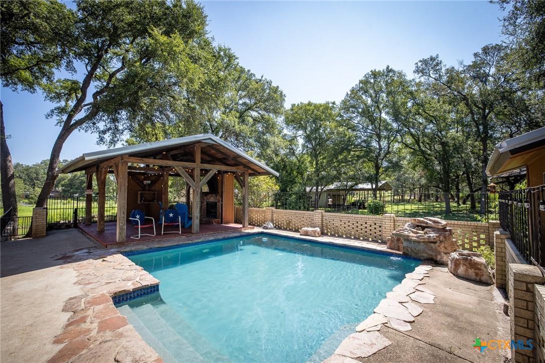 555 Southwind Loop