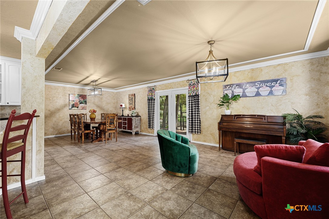 555 Southwind Loop