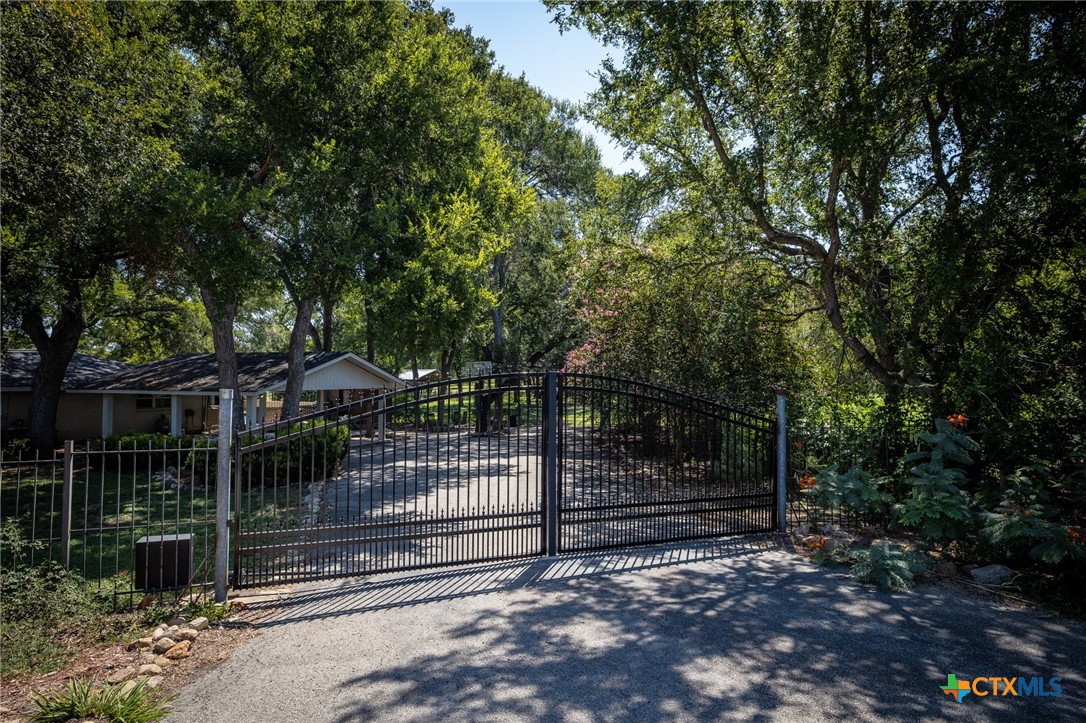 555 Southwind Loop
