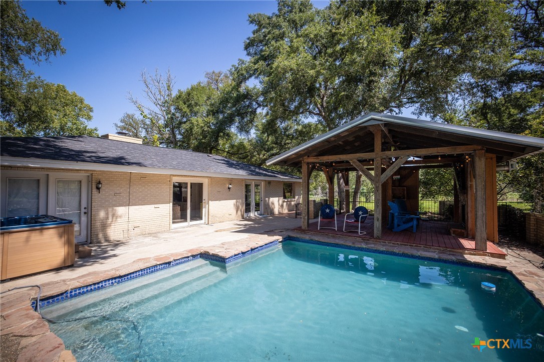 555 Southwind Loop