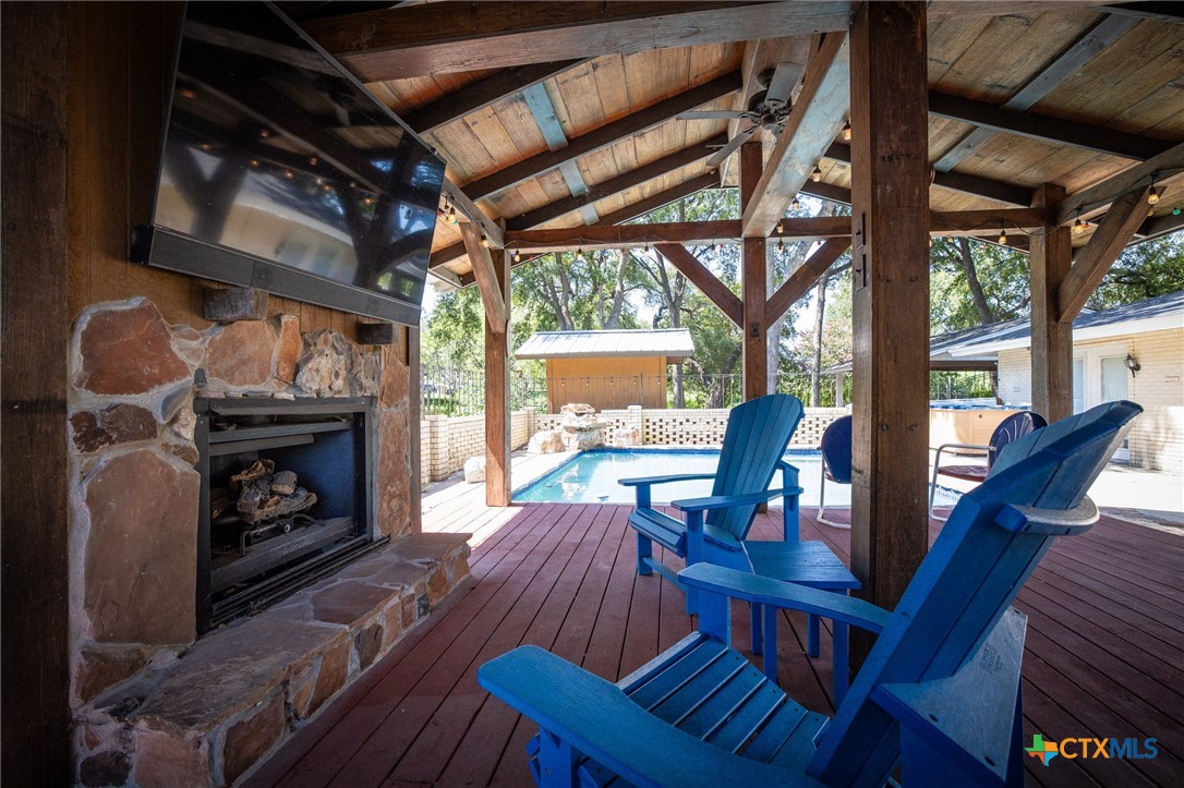 555 Southwind Loop