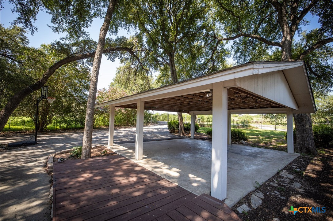 555 Southwind Loop